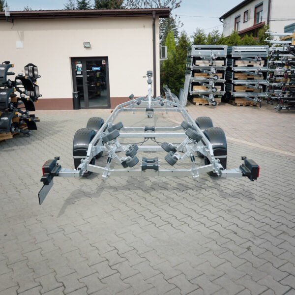 Brenderup 242500TB SRX DMC 2,5T Max długość łodzi: 7,2m Dzielony panel oświetlenia - Hover