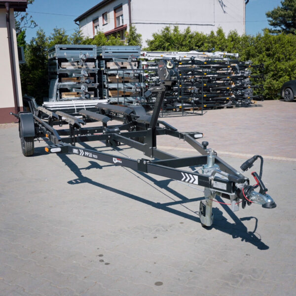 Lorries PP18-7023 660x184 DMC 1800 - Hover