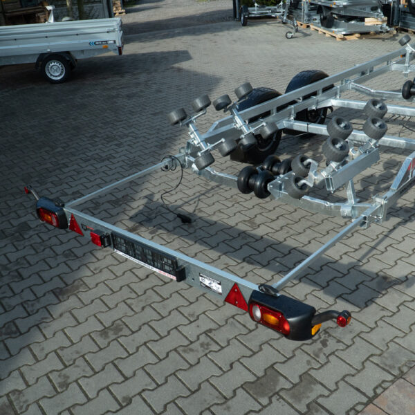 Brenderup 26350X TB SR DMC 3,5T Max długość łodzi: 7,8m - Hover